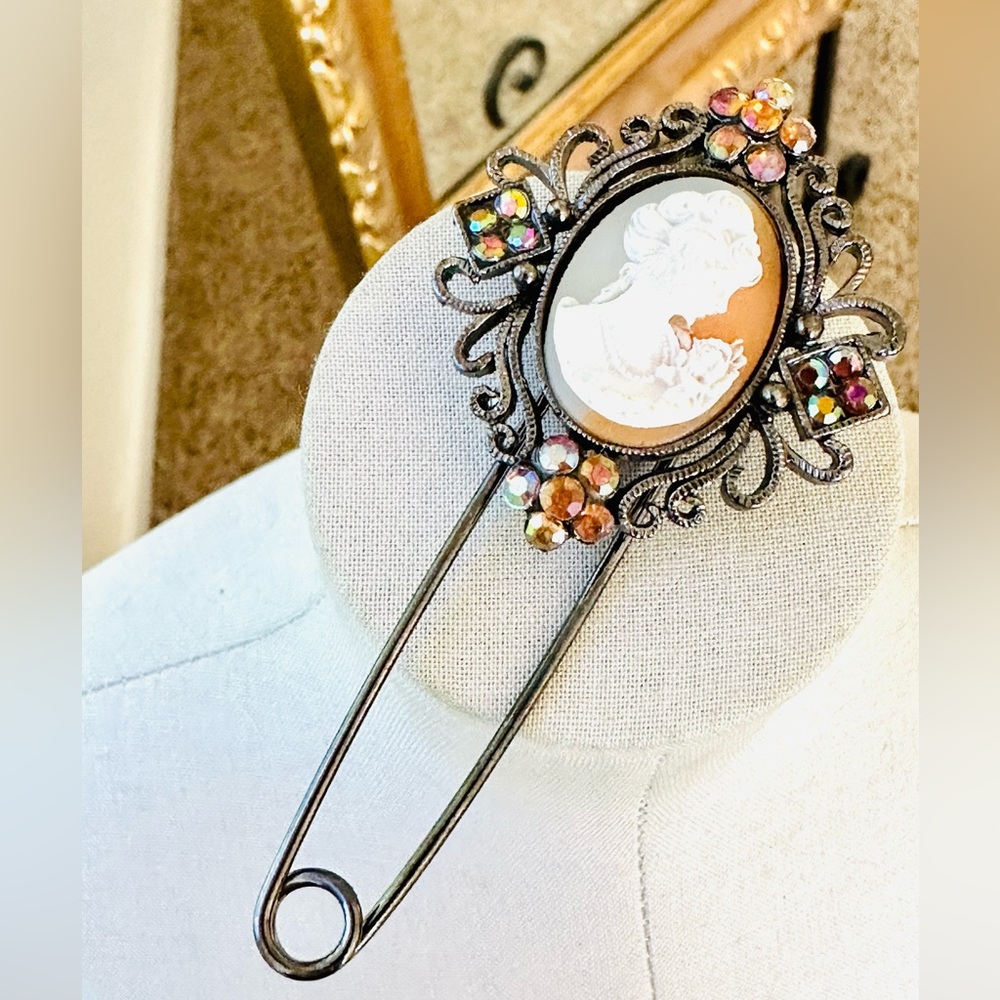 Rhinestone Cameo Safety Pin Brooch - Picture 1 of 12